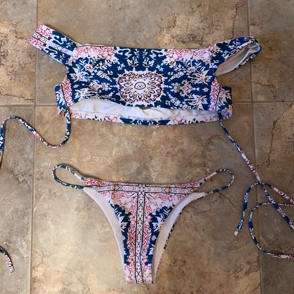 Off the shoulder Swim suit